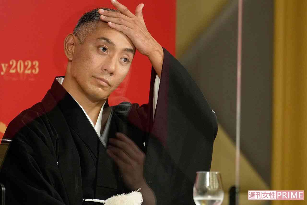 市川海老蔵改め市川團十郎、襲名パンフレットに歌舞伎ファンがざわつく！松たか子の父・松本白鸚からの“辛辣なお祝いコメント” | 週刊女性PRIME