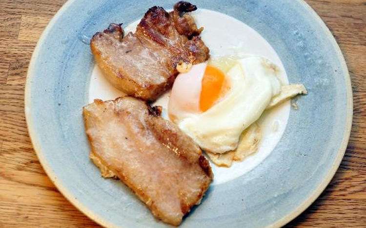 スモークせずにベーコンはできるか？　豚肉を「くん液」に漬けてみた｜テレ東プラス