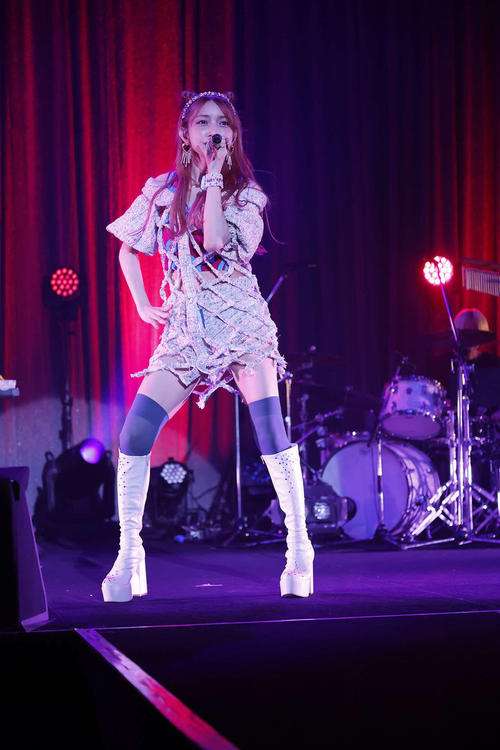 浜崎あゆみ×小室哲哉が新曲「MASK」でタッグ、作曲&編曲は12年ぶり