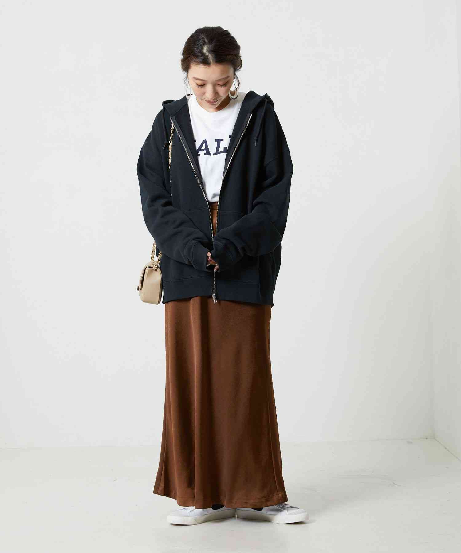 ジップアップパーカーをお洒落に着こなしたい