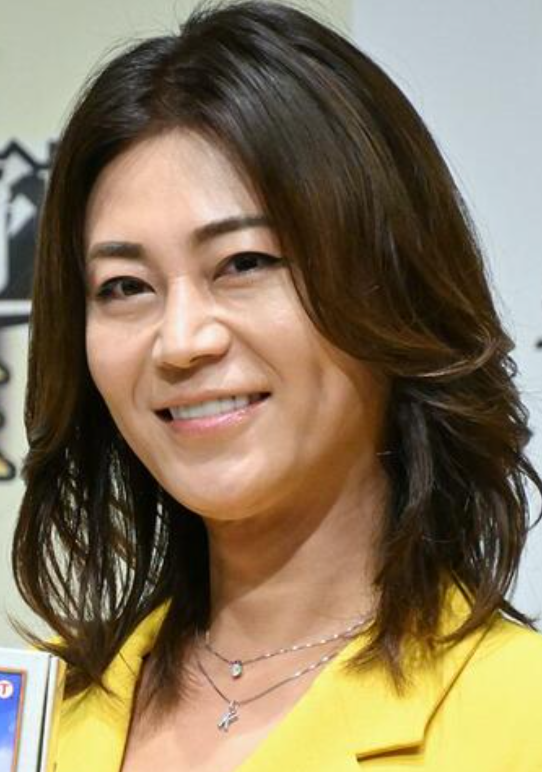 《レコ大、紅白で歌手活動休養》氷川きよし（45）が望む事務所独立と「Kiina」への正式改名「豪邸の権利、芸名の使用…立ちはだかる“契約問題”」