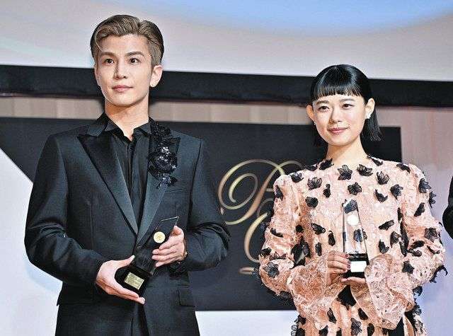 杉咲花にベストドレッサー賞「とても、すてきな賞をいただいて、うれしいです」