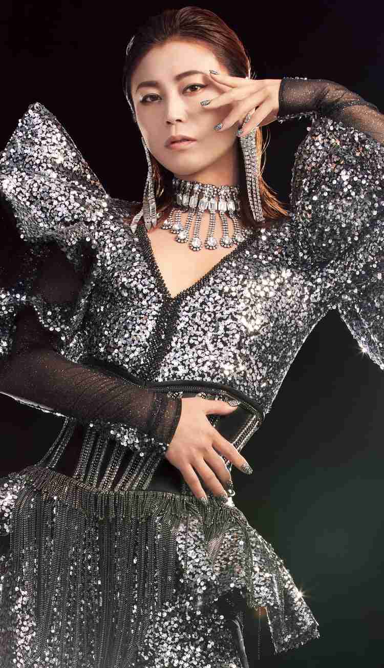 《レコ大、紅白で歌手活動休養》氷川きよし（45）が望む事務所独立と「Kiina」への正式改名「豪邸の権利、芸名の使用…立ちはだかる“契約問題”」