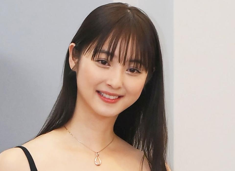 佐々木希　W杯応援臨戦態勢、自宅リビング写真に「広い」「素敵な家」と反響