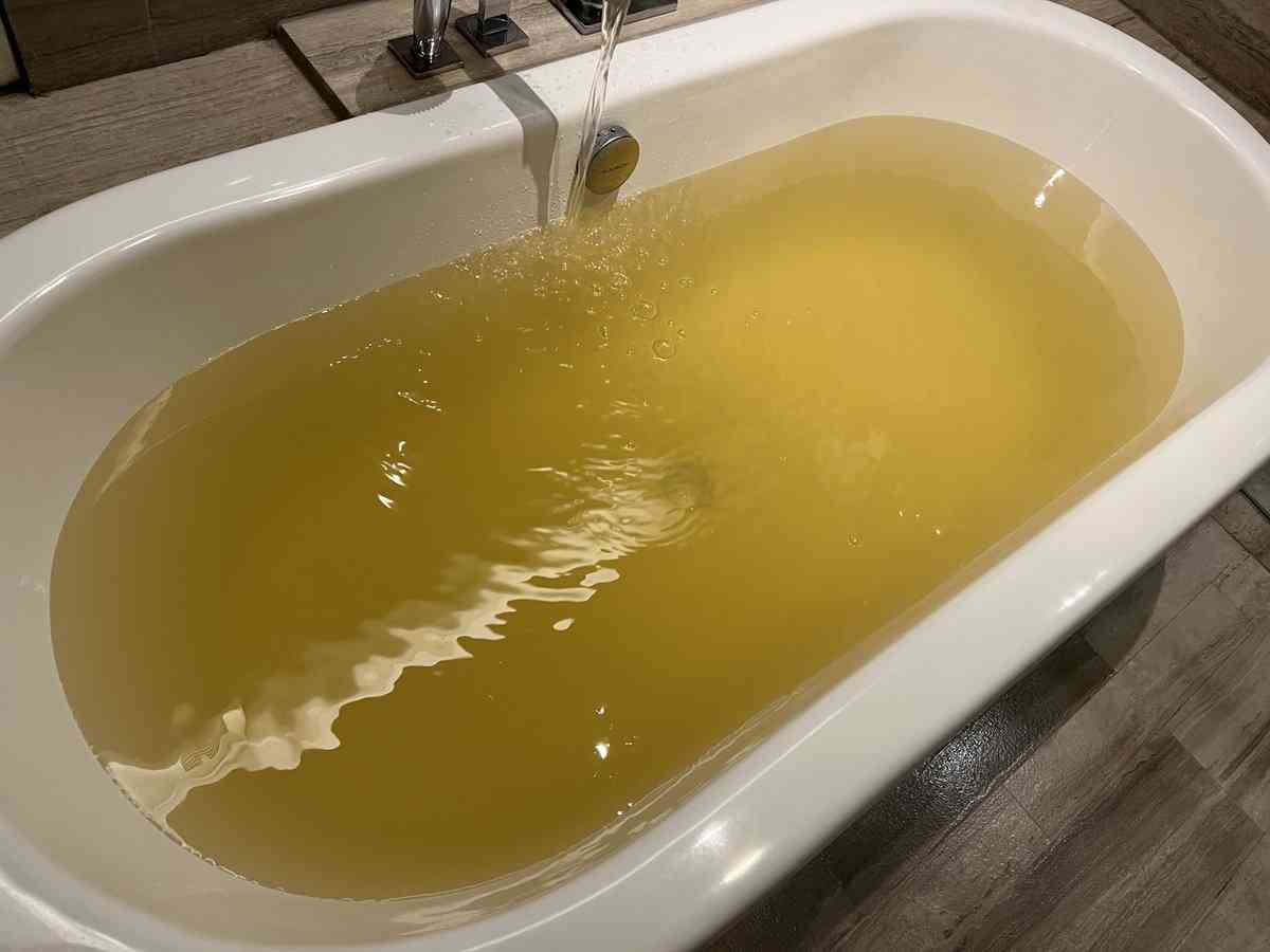 ヒルトンホテルの風呂の水が黄色すぎて入れない…→実は割とあるあるの話らしい