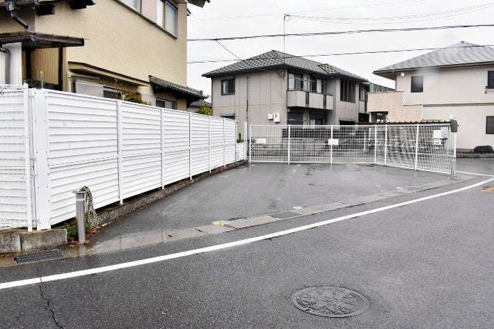 車内に９時間置き去り、岸和田で２歳女児死亡…父親「車に乗せたが保育所に預けるのを忘れた」 : 読売新聞オンライン