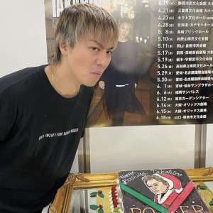TAKAHIRO、38歳の誕生日迎え「ケーキ真似てみた？」ショット披露！･･･メンバーからお祝い