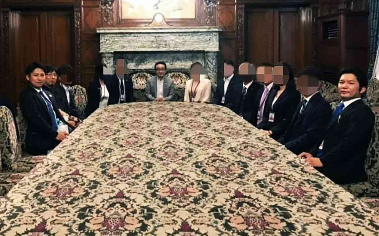 自民党議員　給付金詐欺グループを国会で接待写真 | 週刊文春 電子版