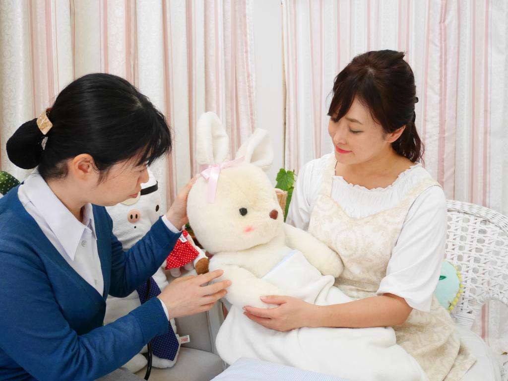 世界初の「ぬいぐるみ病院」に依頼殺到　男性や海外からも救い求める声　これまでに約1万7000体の「患者」救い、入院予約は数年待ち