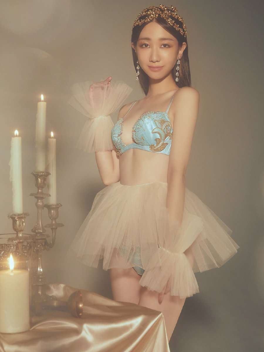 AKB48“恋愛解禁”で崩壊寸前…今度は舞台俳優とのキス動画が流出