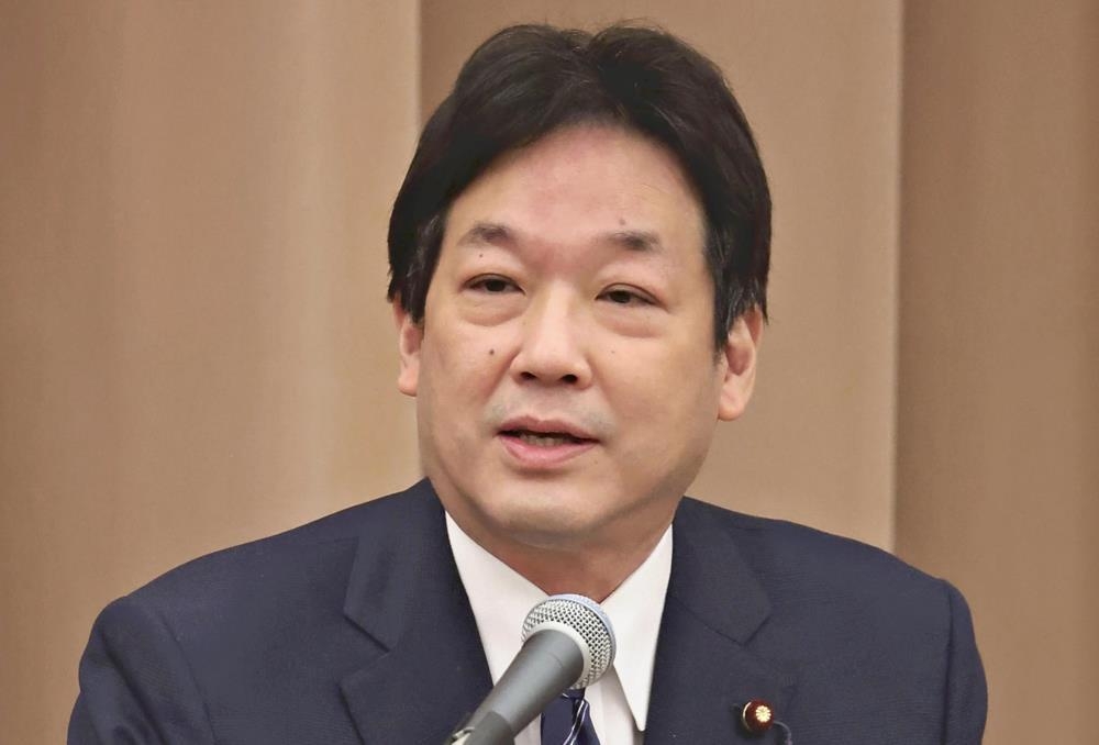 個室で激しく抱き合い…“4000万過少記載”で辞職の意向　薗浦健太郎議員が溺れた「銀座高級クラブの20代美女」