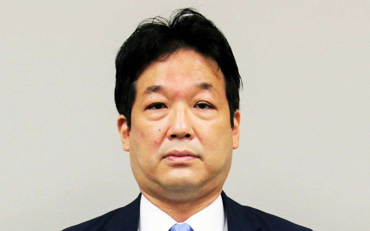 個室で激しく抱き合い…“4000万過少記載”で辞職の意向　薗浦健太郎議員が溺れた「銀座高級クラブの20代美女」 | 文春オンライン