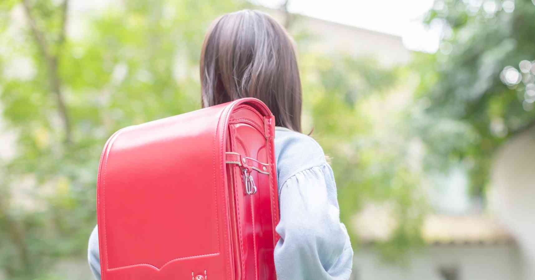 【恐怖】小学生の時、下校中にカメラをもった男性に写真を撮られた！ 初めは驚いたが、徐々に怖くなり…？ | citrus（シトラス）