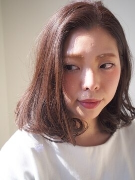 片方の人物しか見て喋らない人