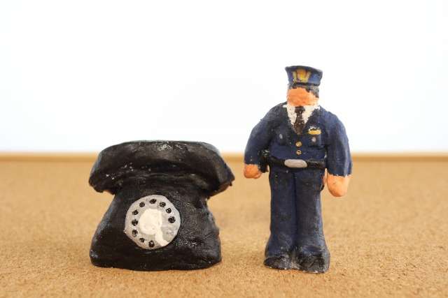 騒音を警察に通報すべきか？警察の対応と呼ぶ時の注意点 | 法律情報局