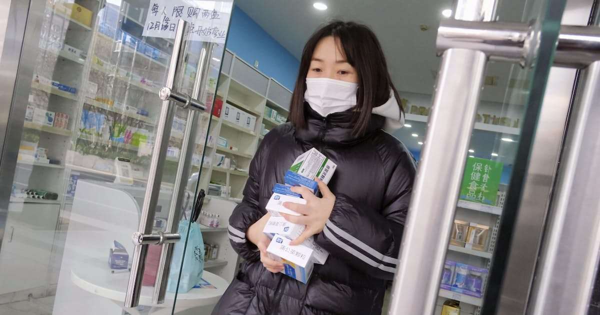 風邪薬を手に入れろ　中国で需要急増　日本で買い占めも: 日本経済新聞