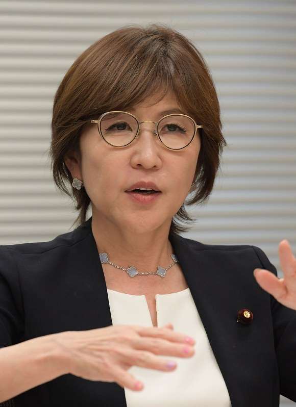 杉田議員問題：稲田氏「少数派を思いやるのが本当の保守」 | 毎日新聞