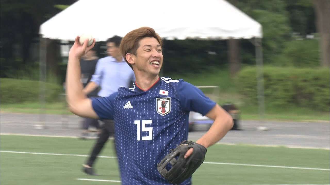 【とんねるずのスポーツ王は俺だ!!2018夏の決戦スペシャル】サッカー日本代表　収録前に野球するシーン - YouTube
