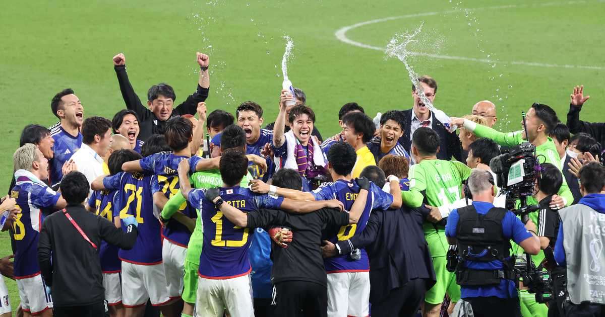ワールドカップの新聞号外がフリマに大量出品　日本代表ユニホームとの「セット」も - 産経ニュース