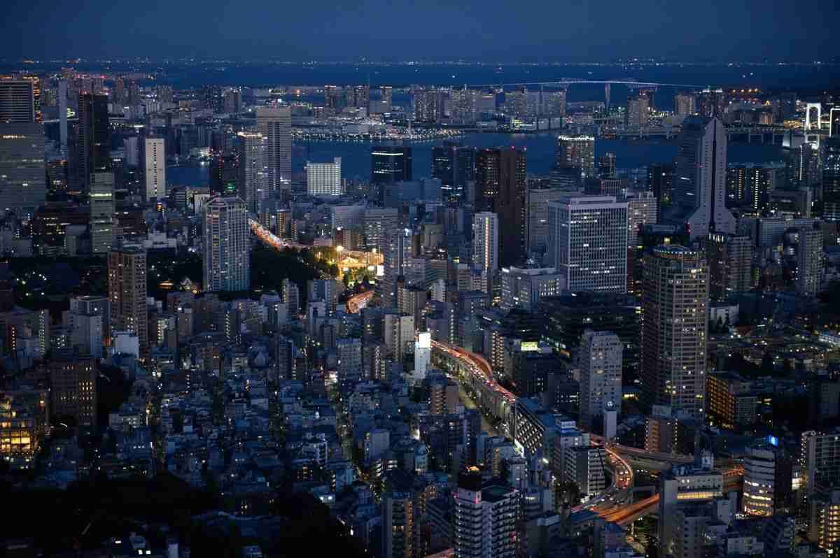 財務省が超富裕層に増税検討、株売却など対象-報道