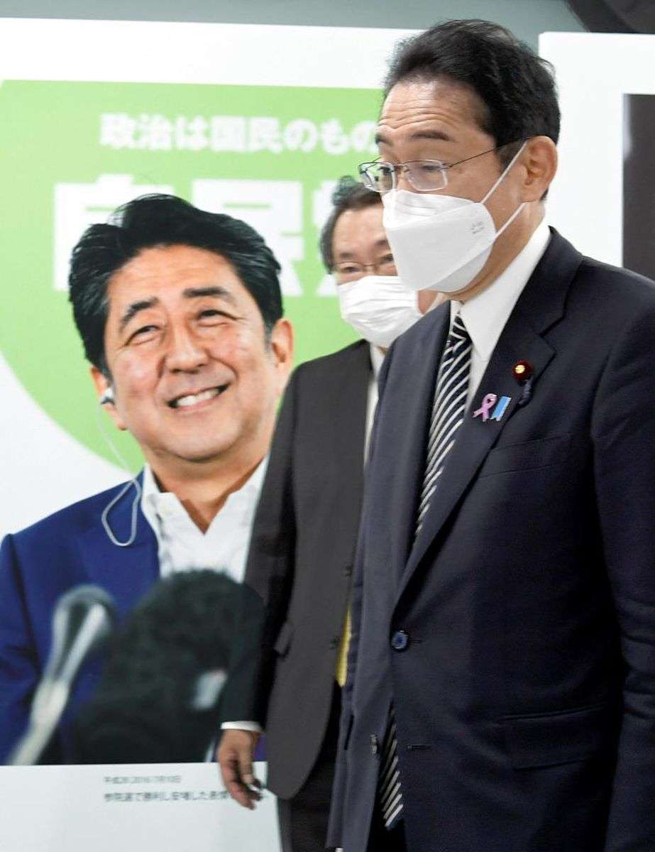 「私はどうしたらいいのでしょう」安倍氏に聞いてみたかった…写真展訪問の岸田首相との不思議な友情　支持率低迷、止まらぬ閣僚「辞任ドミノ」（夕刊フジ） - Yahoo!ニュース