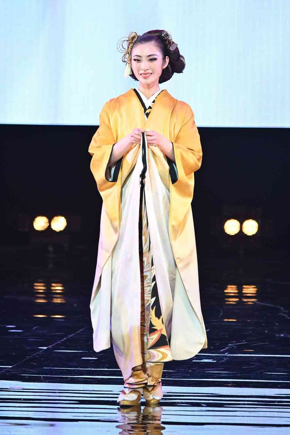 ミス・インターナショナル：日本代表・松尾綺子さん　ミス・アジアに選出　着物アレンジの衣装でアピール