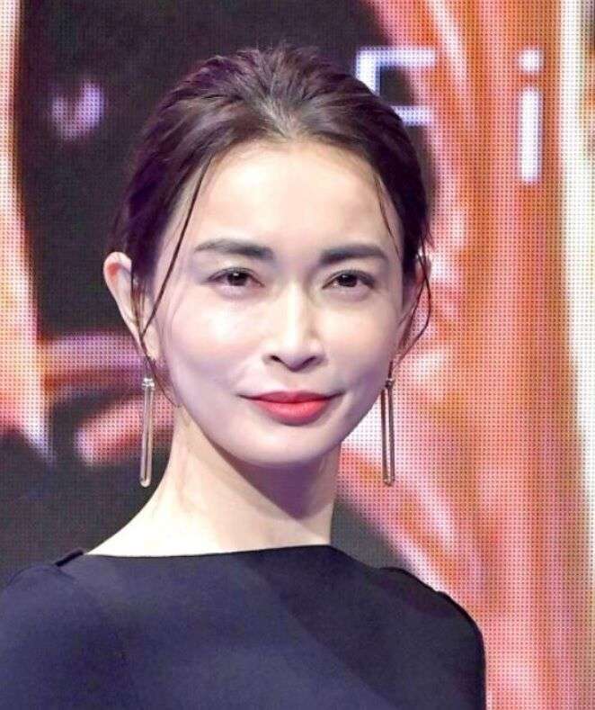 長谷川京子、自宅が超おしゃれ！季節の飾り、観葉植物がセンス良すぎ…中学生、小学生育てるシングルマザー : スポーツ報知