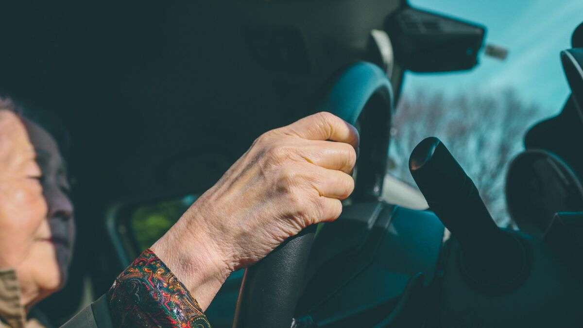｢97歳の暴走で6人死傷｣それでも高齢者への免許返納圧力を高めるのは間違いといえるこれだけの理由 10万人あたりの事故件数は10代若者のほうが圧倒的に多い | PRESIDENT Online（プレジデントオンライン）