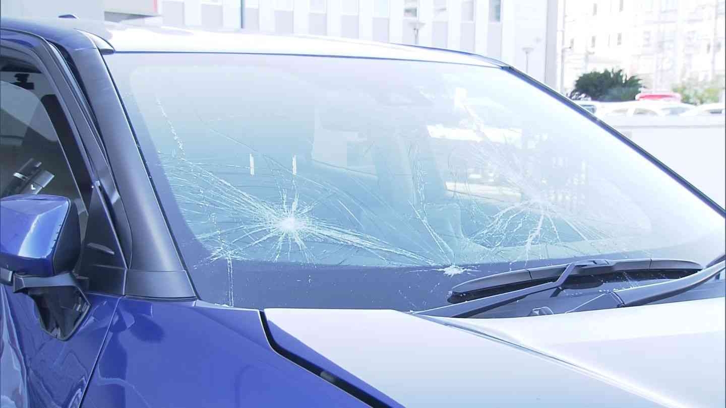 車2台で6キロにわたる