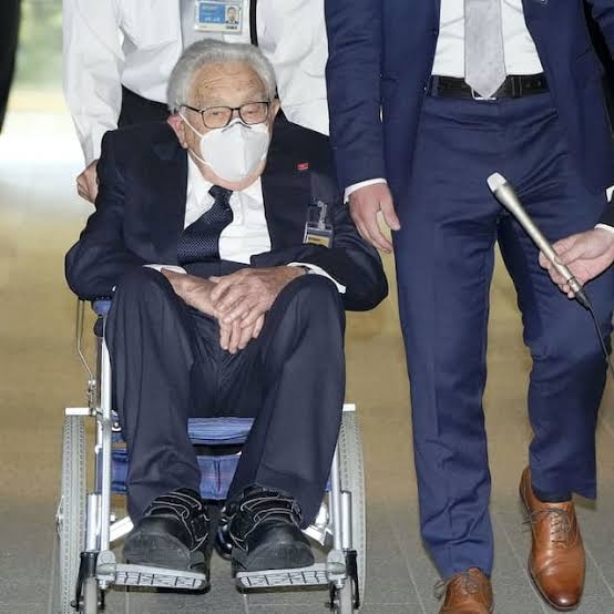 「ワクチン5回接種でも感染」神奈川・黒岩知事にブラマヨ吉田敬が浴びせた「強烈な皮肉」