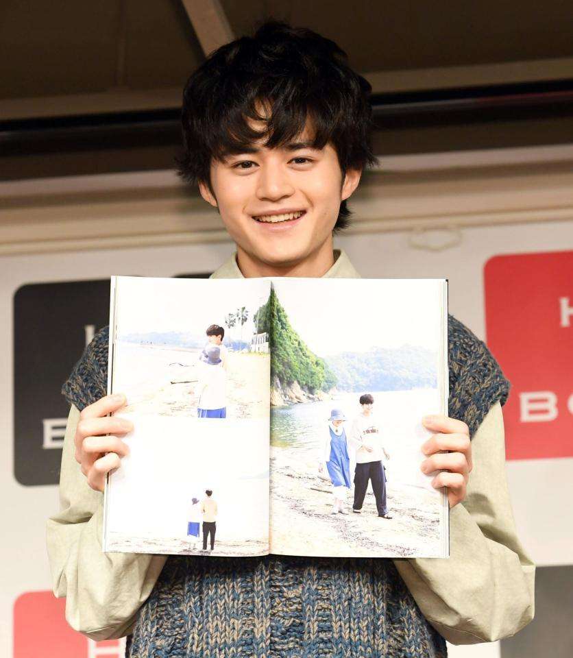「silent」で話題の鈴鹿央士　初写真集は「人生で一番幸せ」な3年間を凝縮