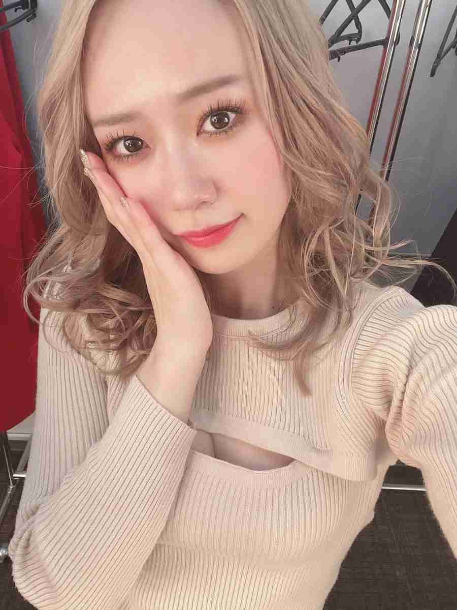 AKB48“恋愛解禁”で崩壊寸前…今度は舞台俳優とのキス動画が流出