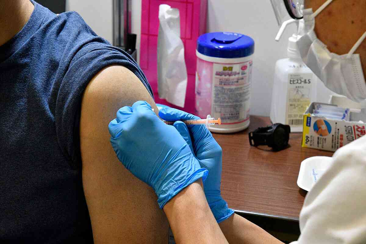 ワクチン接種で死亡者数急増は本当か？　専門家が「日本は超過死亡率が最も少ない国のひとつ」と説く理由（抜粋） | デイリー新潮