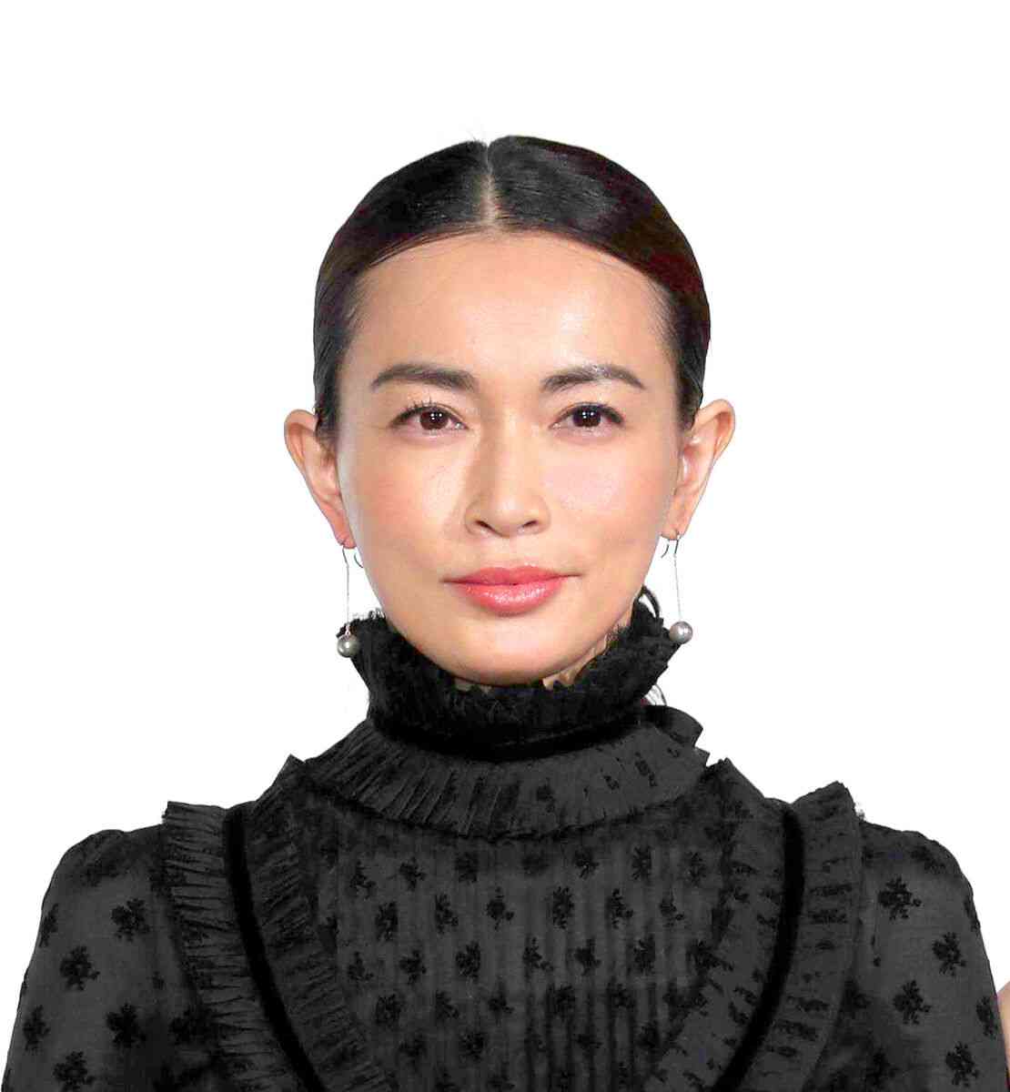 長谷川京子、４４歳の美ボディにファン騒然「ムンムンですね」「めちゃくちゃ素敵」２児の母 : スポーツ報知