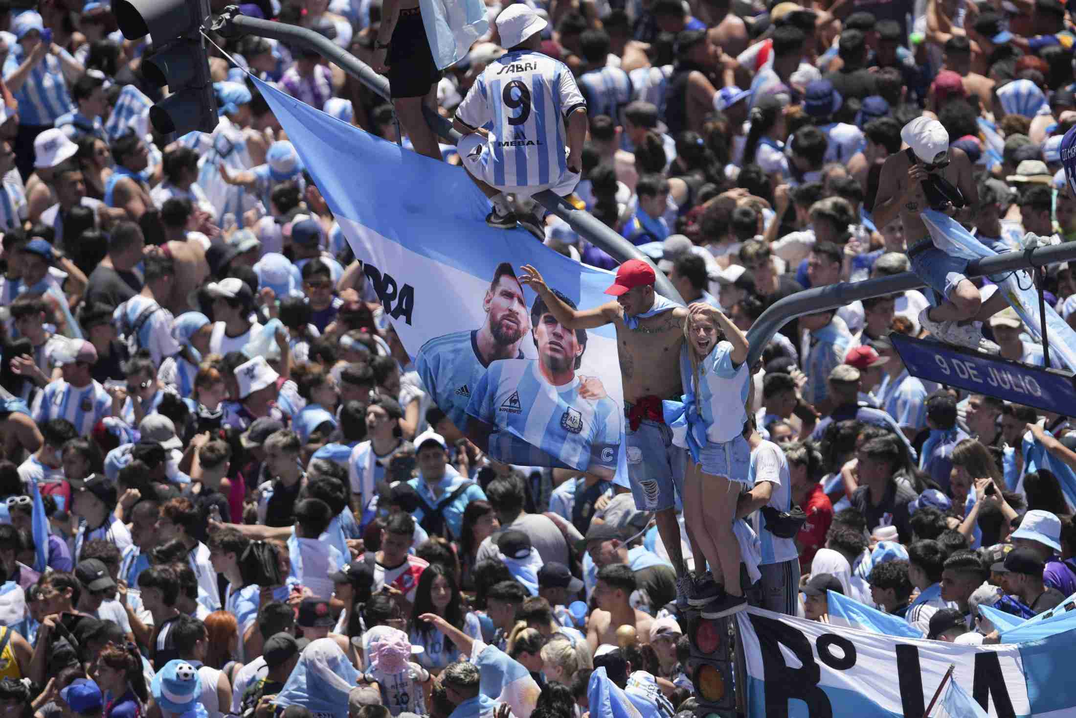 仏エムバペ選手に侮蔑相次ぐ　アルゼンチンの凱旋パレードで（共同通信） - Yahoo!ニュース