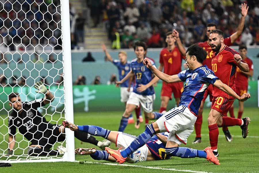 日本VAR弾、FIFAが証拠付きで公式見解発表「証拠では完全には外に出ていなかった」（THE ANSWER） - Yahoo!ニュース