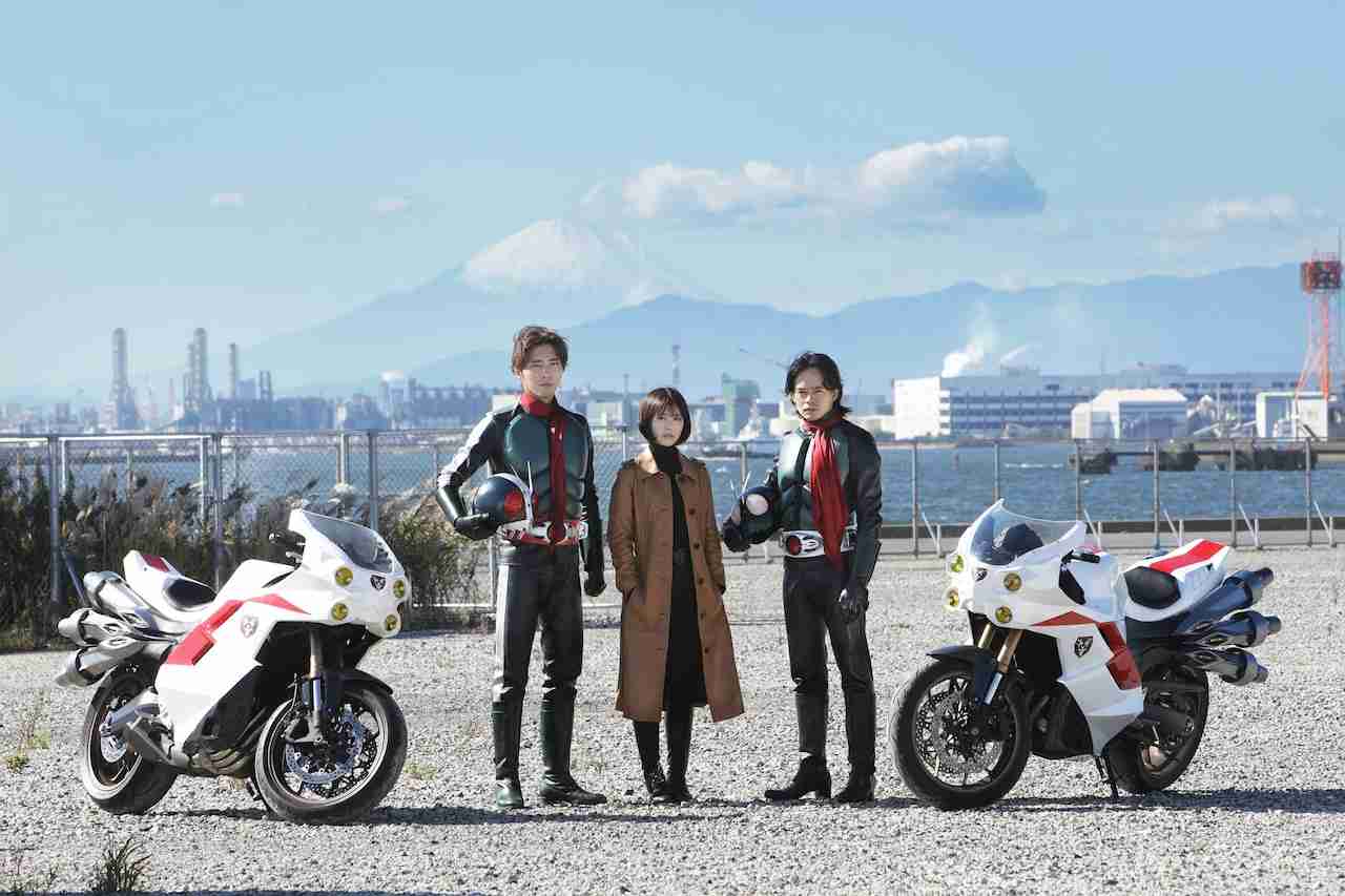 『シン・仮面ライダー』本郷猛&緑川ルリ子のティザーポスター公開 キーワードは「信頼」