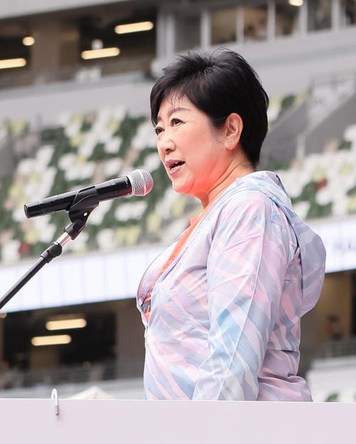 小池百合子都知事「ひとことで言うとブラボーに尽きる」長友佑都の決めぜりふで日本代表を祝福 - 社会 : 日刊スポーツ