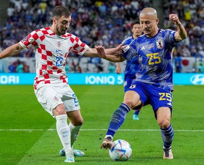 「ダイゼンは親友、彼を思うと悲しい」涙の前田大然を抱擁して話題のクロアチア代表DFが心中を明かす「ゴールを祝福した」【Ｗ杯】（SOCCER DIGEST Web） - Yahoo!ニュース