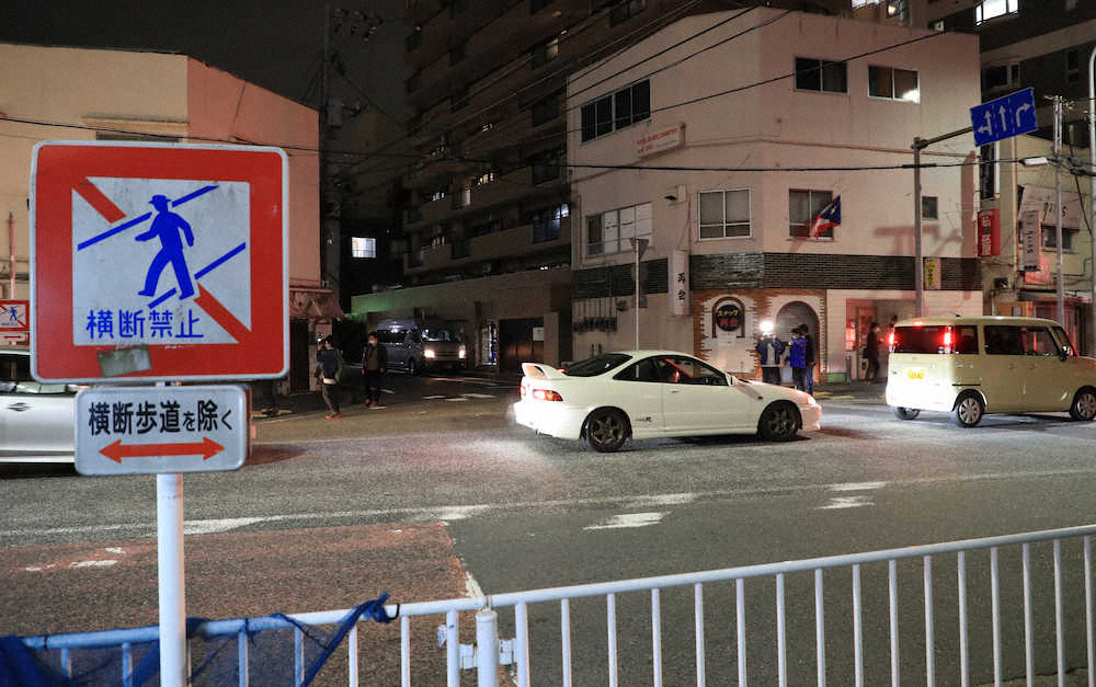 仲本工事の事故現場となる横浜市西区の交差点。奥の道路から手前に渡ろうとした。横断歩道はない（撮影・篠原　岳夫） ― スポニチ Sponichi Annex 芸能
