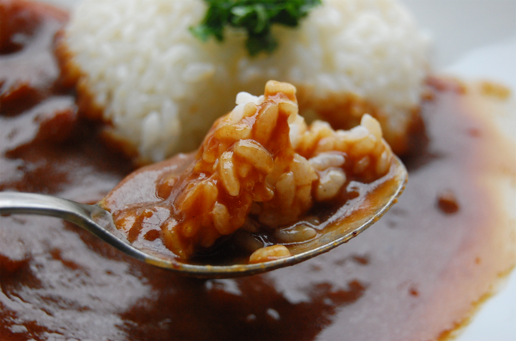 【年間800食カレー】な超マニアの最終回答!「レトルトカレー」のちょい足し調味料は…「みりん」最強説!