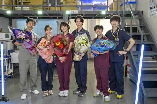 池田エライザ＆矢本悠馬ら“研修医”がクランクアップ「幸せでした」「お弁当が1番うまい現場」 | cinemacafe.net