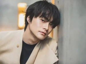 W杯日本代表「三笘薫」の実兄（27）は俳優だった