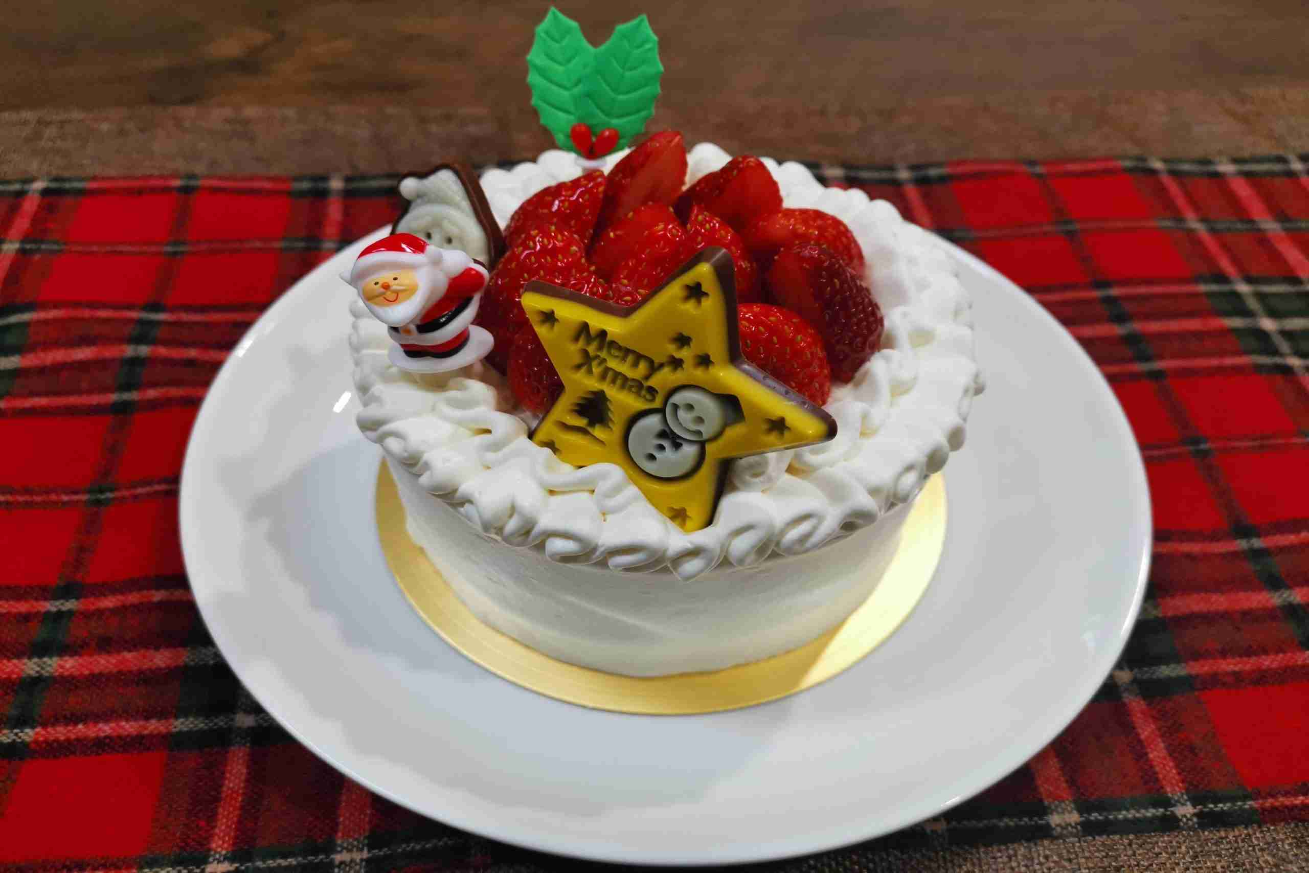 クリスマスケーキを手作りしたらどれほど節約可能？　衝撃の価格差になる事が判明 – Sirabee