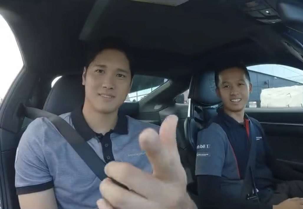 大谷翔平が高級車に“大はしゃぎ”　声も裏返る大絶叫が「子どもみたいな笑顔」