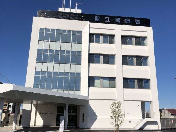 宅配業者装う…24歳女性が玄関開けると「声出したら刺す」乱暴して下着奪ったか 消防職員の32歳男逮捕