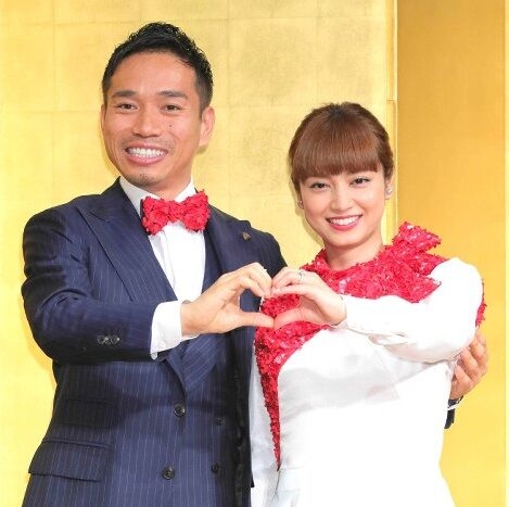 長友佑都、妻・平愛梨を称賛「天然のメンタルモンスター。サッカーで言うとメッシやＣロナ。天才です」 : スポーツ報知