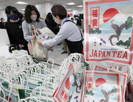 百貨店で初売り開始 「コロナ禍前」回復に期待