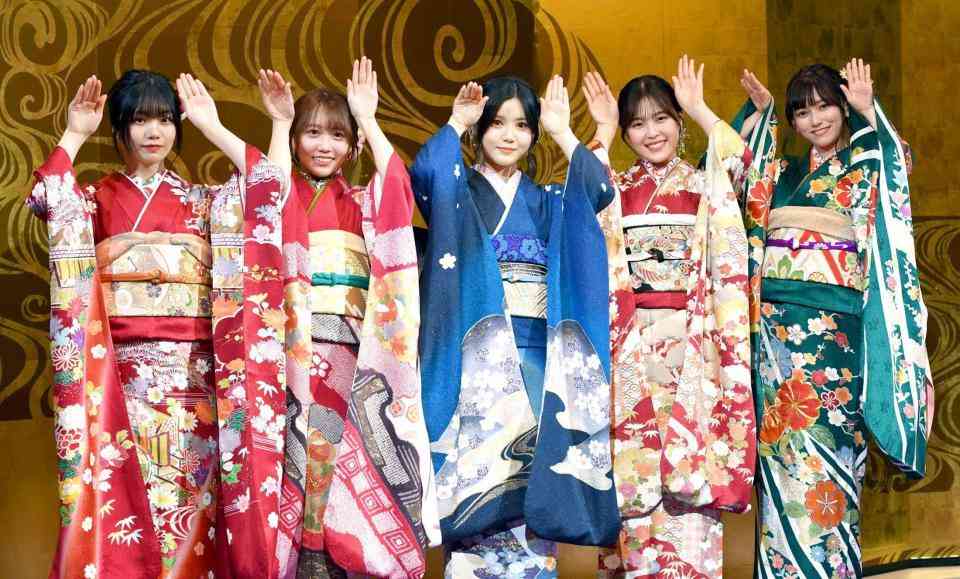 乃木坂ぴょんぴょん世代「どんどん跳びます」新成人　乃木神社で晴れ着お披露目会