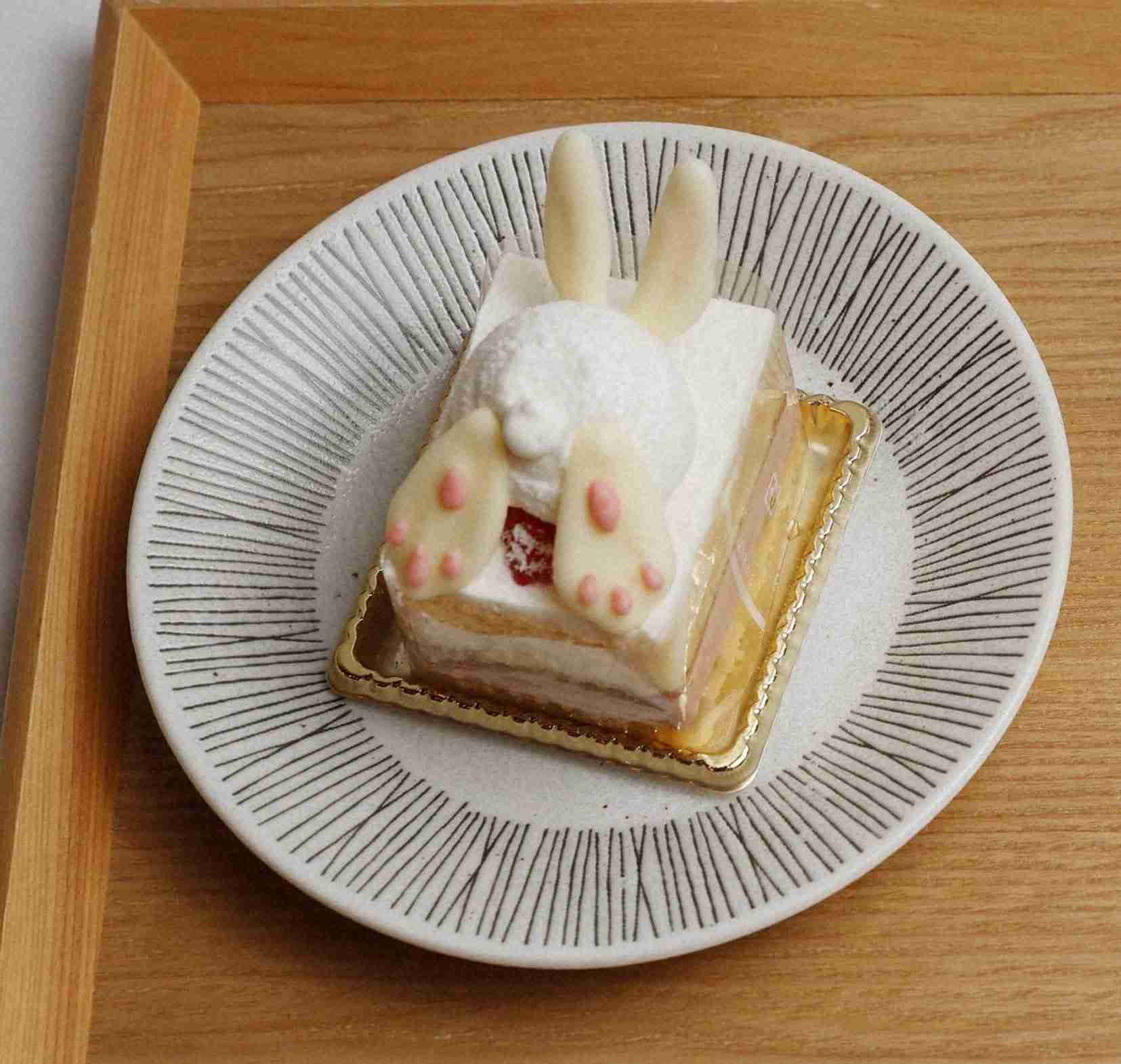 【将棋・王将戦】店頭に並べるとすぐに…“羽生九段おやつ”の「雪うさぎ」人気沸騰　